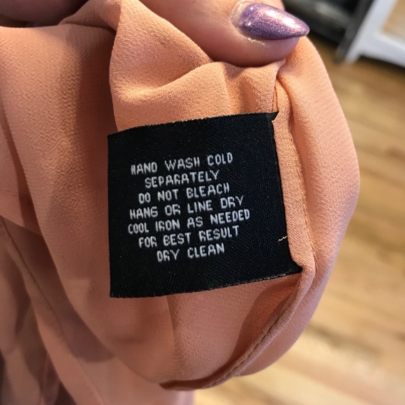 Beautiful button down blouse - Picture 8 of 8